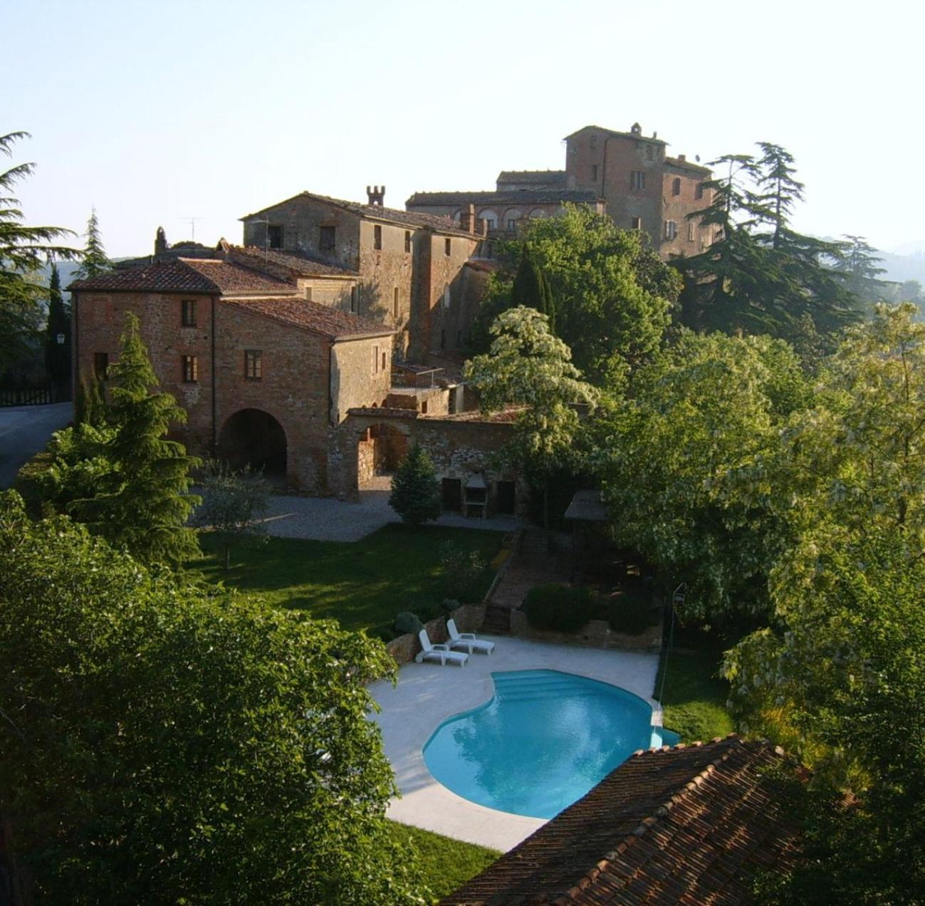 Borgo La Grancia Hotel Montisi Exterior photo