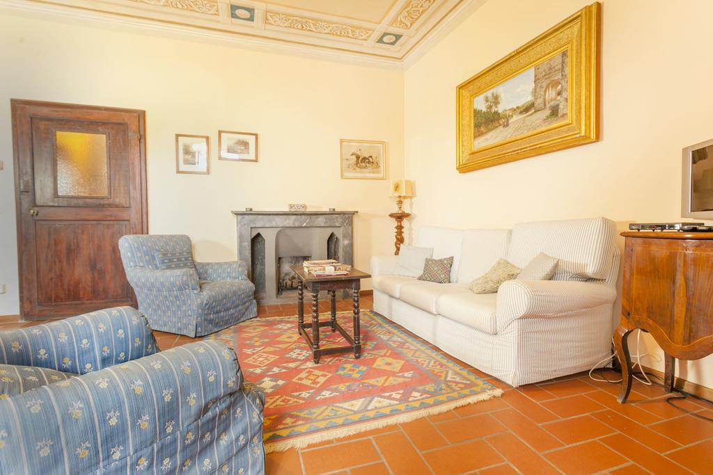 Borgo La Grancia Hotel Montisi Exterior photo