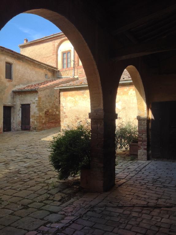 Borgo La Grancia Hotel Montisi Exterior photo