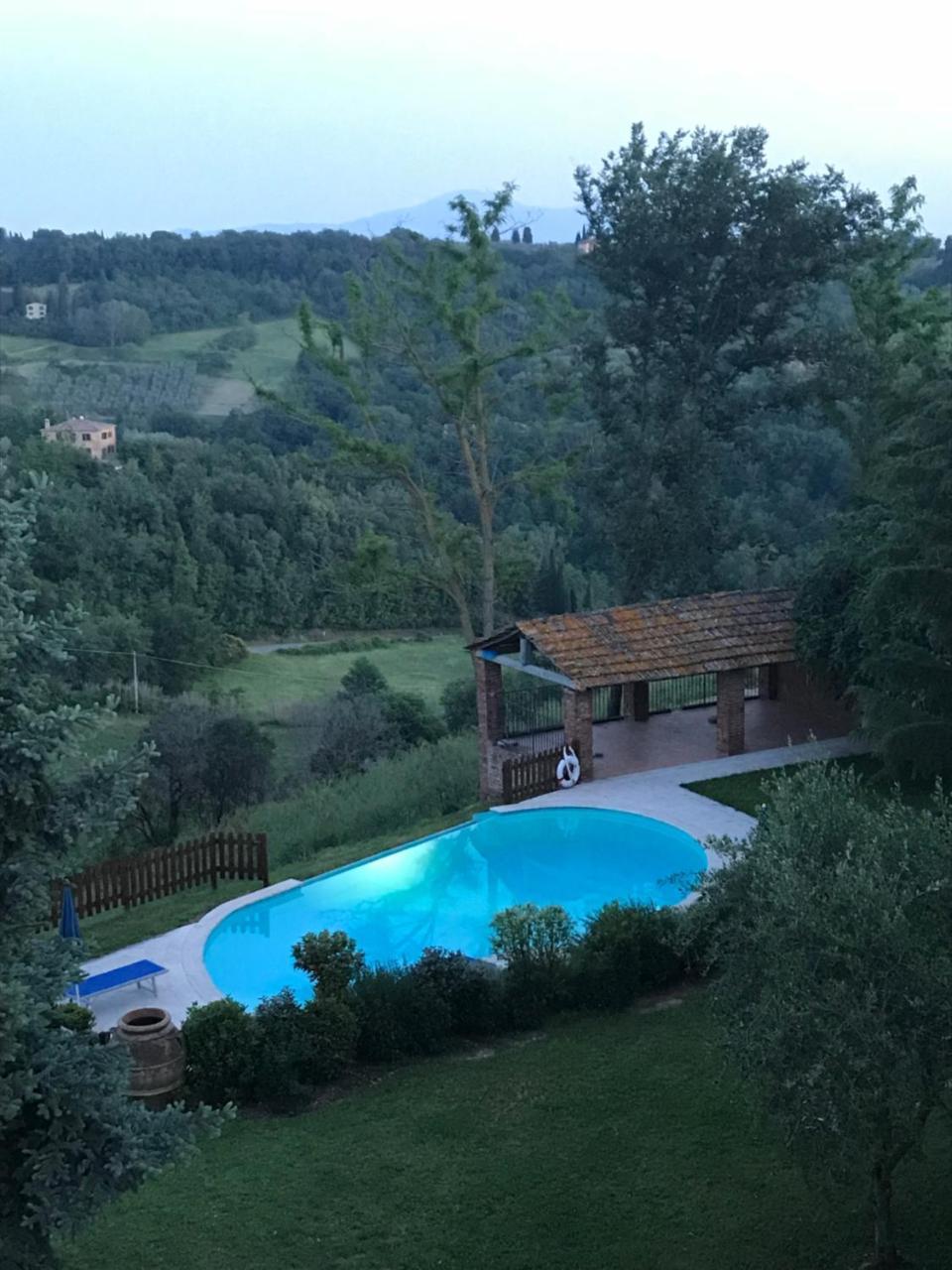 Borgo La Grancia Hotel Montisi Exterior photo